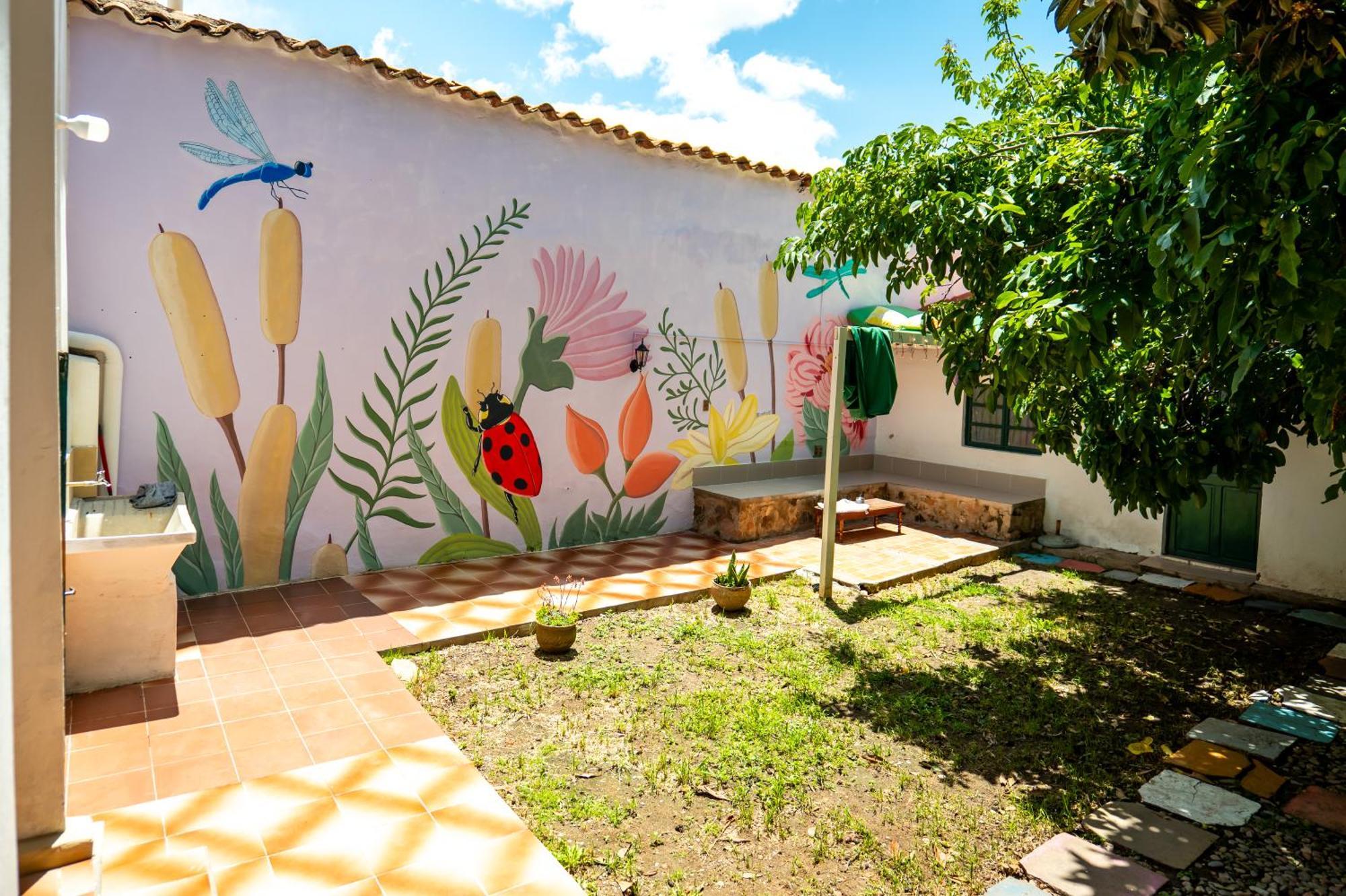 Dragonfly Guest House Sucre Exterior photo